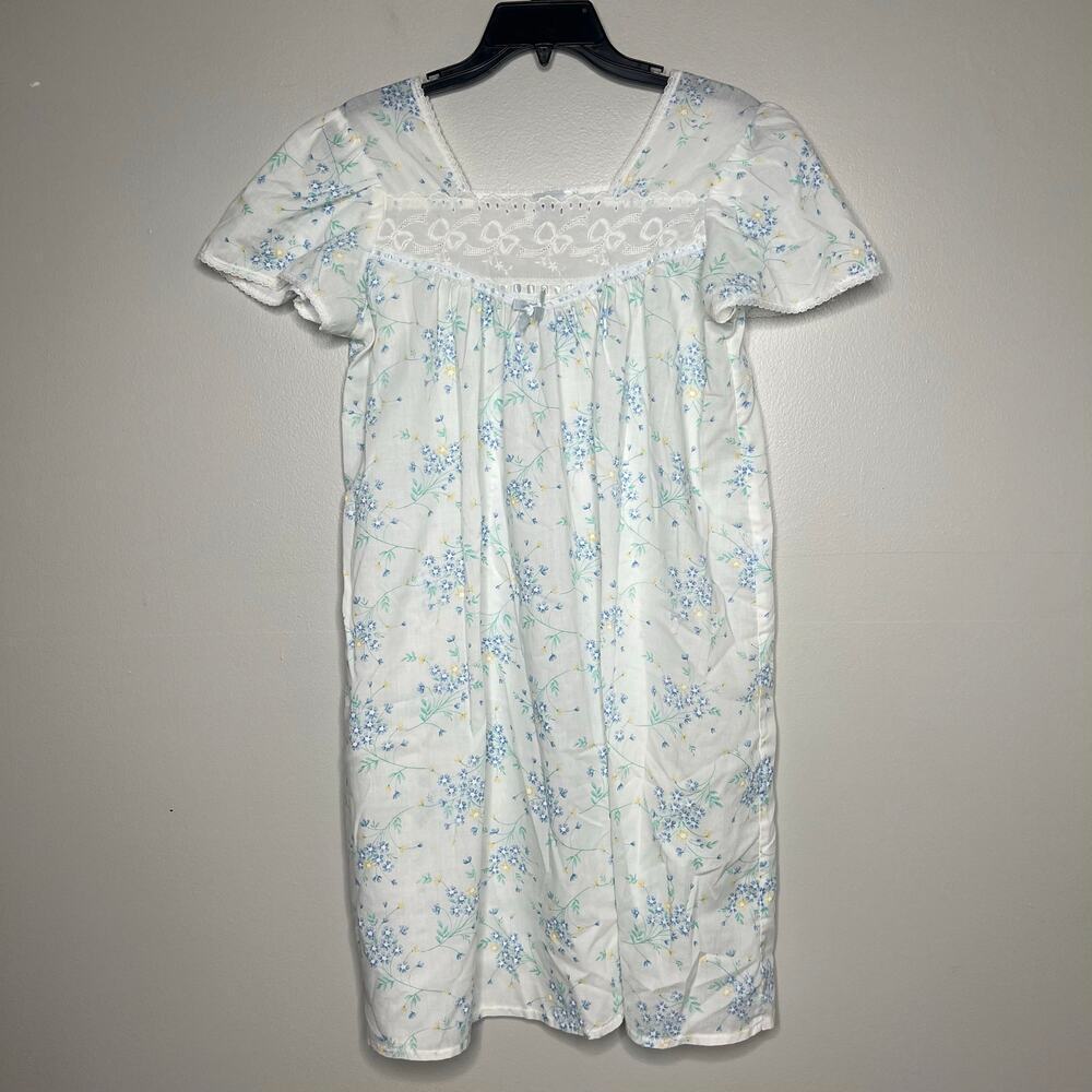 VTG Bed & Breakfast New York Women's Med Short Sleeve Sleep Gown Floral Lace